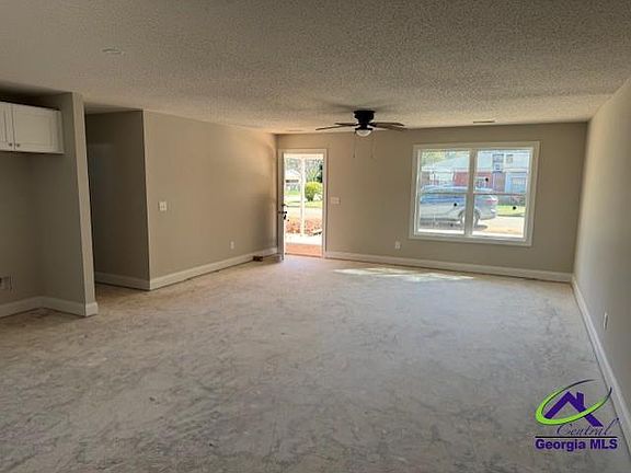 3rd image of 231 Hampton St