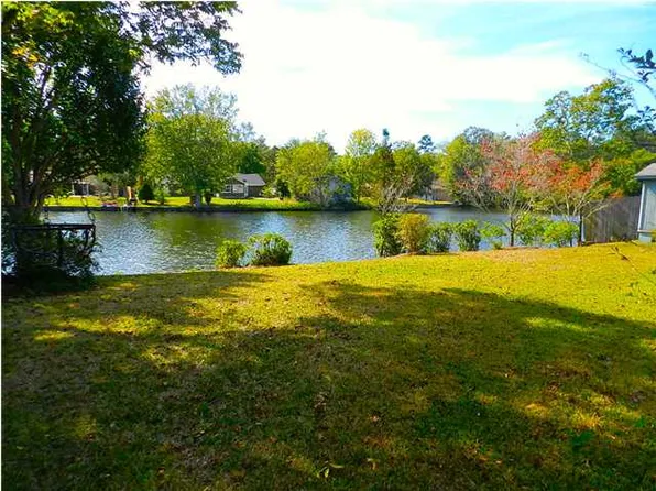 106 Longbow Ln, Goose Creek, SC 29445