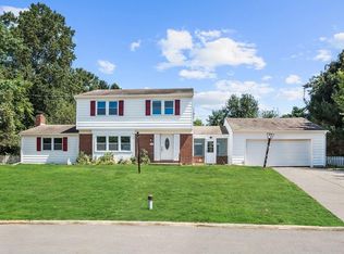 6 Sylvan View Dr, Columbus, NJ 08022