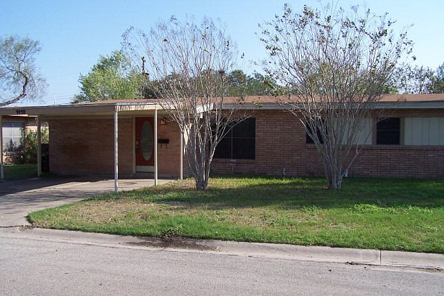 1st image of 1410 Lawndale Dr