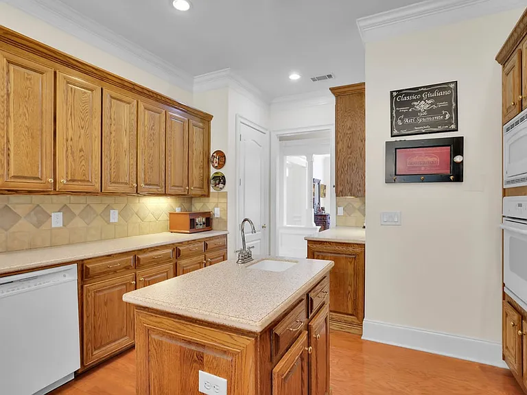 8225 Seven Oaks Dr S — Photo 19