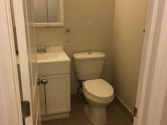 4th image of 15205 NE 6th Ave #D210-d210-d210