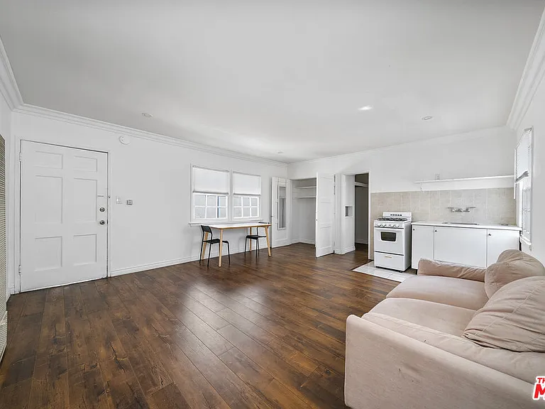 1238 S Beverly Glen Blvd #15 — Photo 5