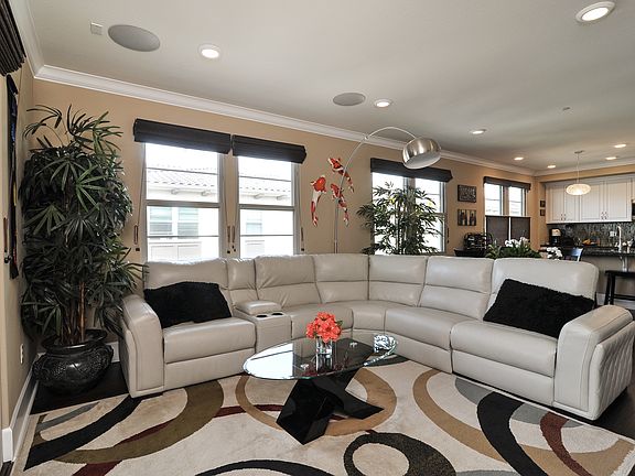3rd image of 1091 Foxglove Pl Unit 402