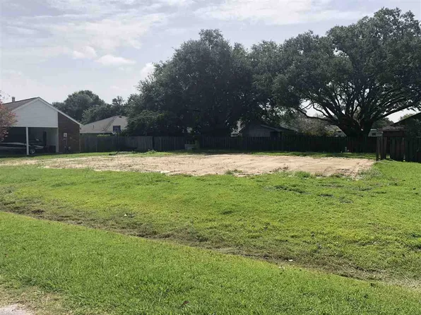 221 Country Club Blvd, Thibodaux, LA 70301