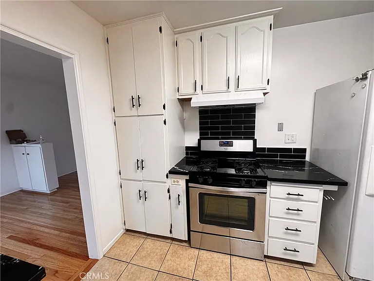 832 W Granada Ct — Photo 10
