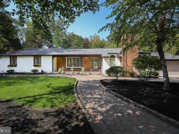 30 Cooper Run Dr, Cherry Hill, NJ 08003