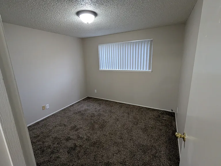 5204 Windsor Island Rd N #A — Photo 15
