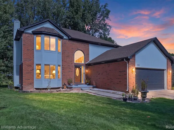 21019 Birchwood Ln, Macomb, MI 48044