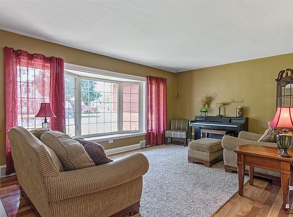 4th image of 9305 S Lawndale Ave