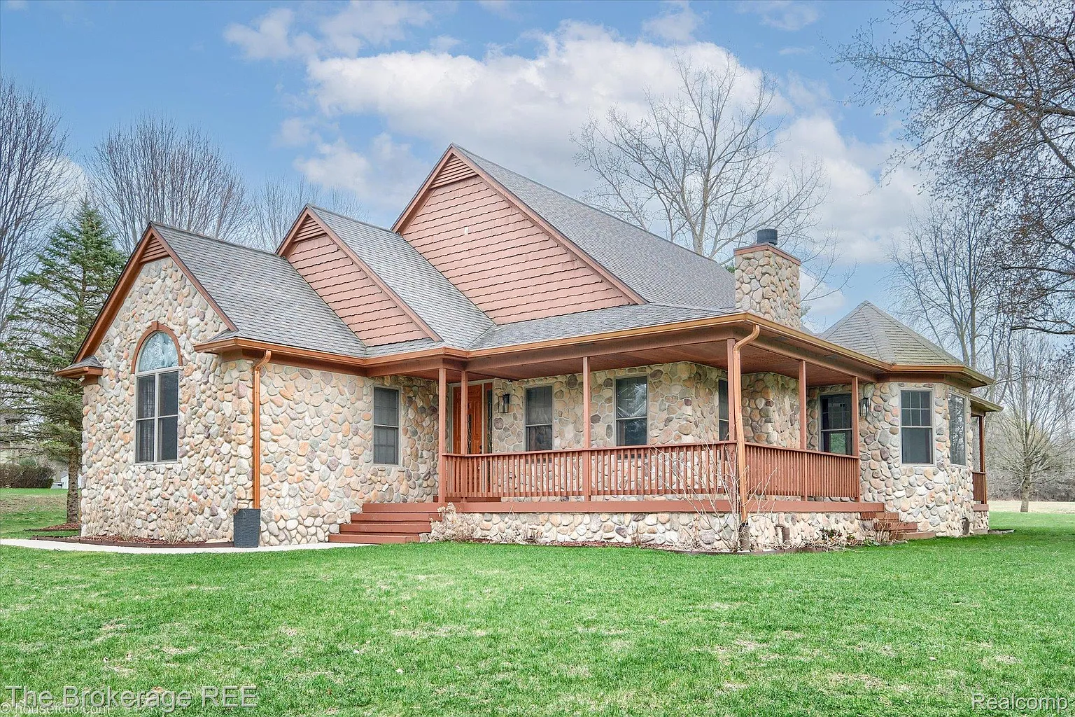 9055 N Island Dr photo 1