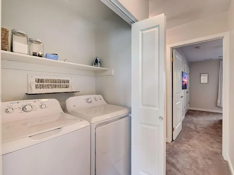 1478 Park Ave — Photo 18
