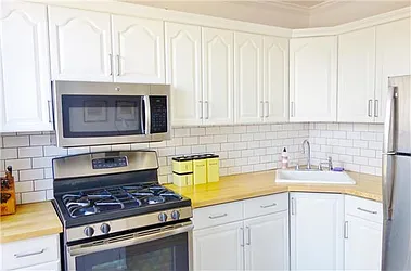 Rented by R New York