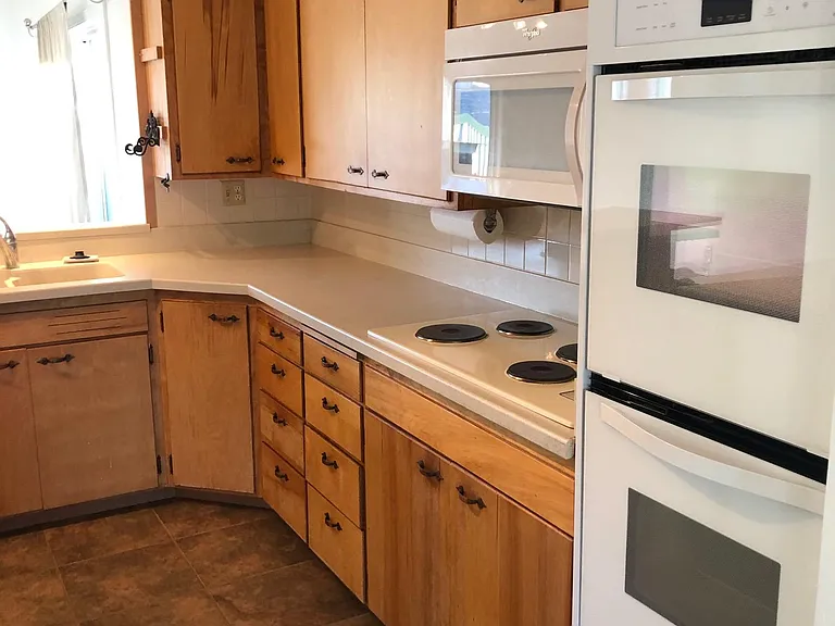 1412 Avenue D — Photo 7