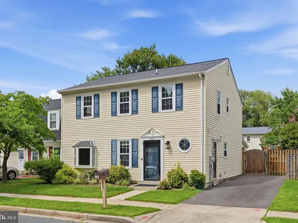 2320 Weymouth Ln, Crofton, MD 21114