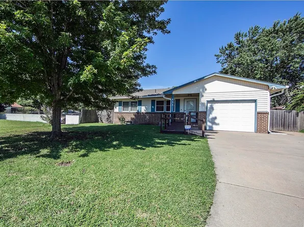 411 N Joann St, Wichita, KS 67203