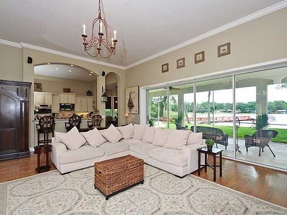 Living
						:
						Soaring ceilings and lots of open space.