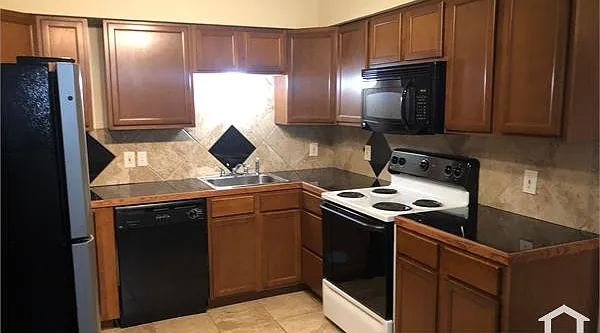 2 bed, 950 sqft, $1,195 — Photo 1