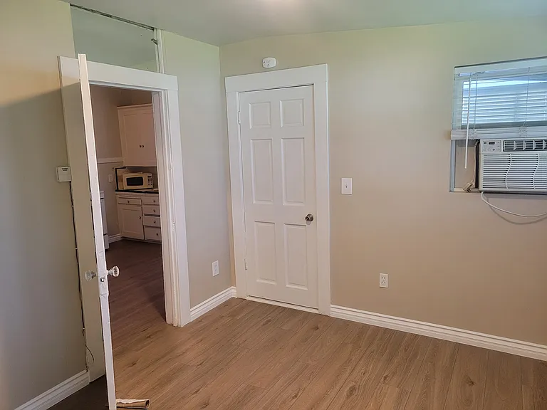 4024 5th St #1R — Photo 9