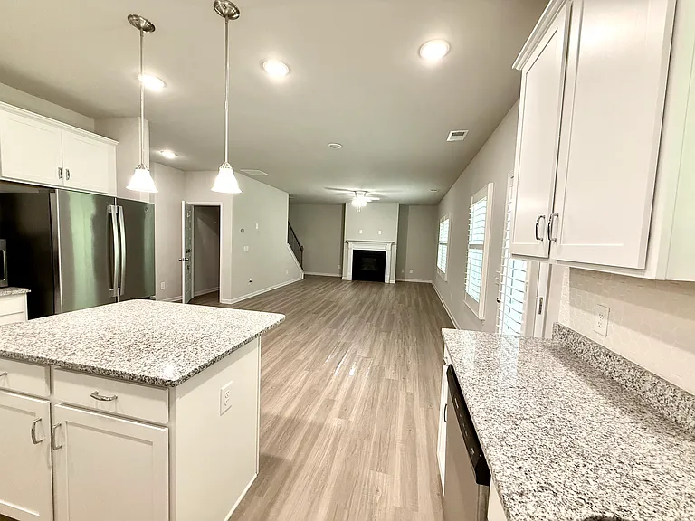 155 Brinson Cir — Photo 3
