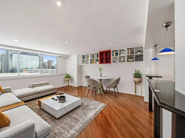 2016 Main St APT 701, Houston, TX 77002