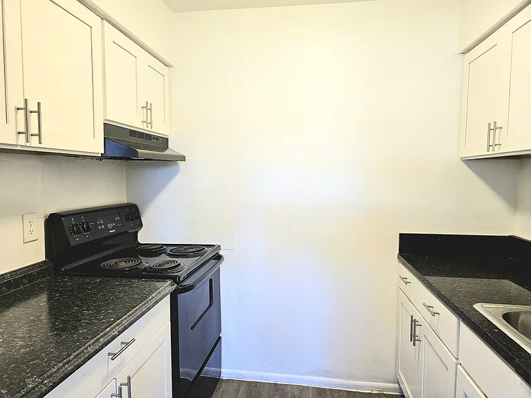 Sunbay Apartments — Photo 11