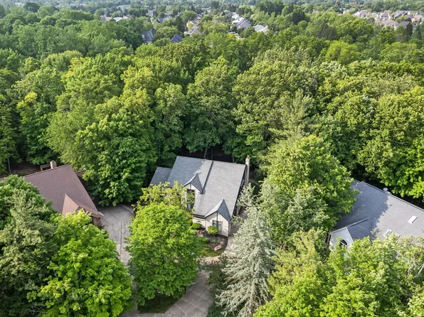 6224 Bromley Ct, West Bloomfield, MI 48322