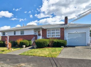 35 Johnny Rd, Revere, MA 02151