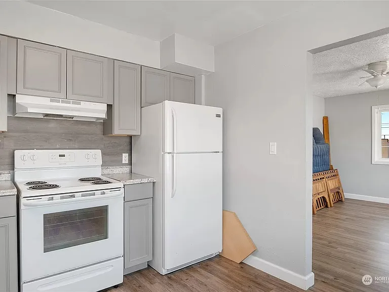206 S Maple St — Photo 5