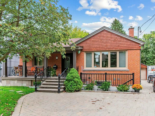 9 Westbank Cres, Toronto, ON M9P 1S4