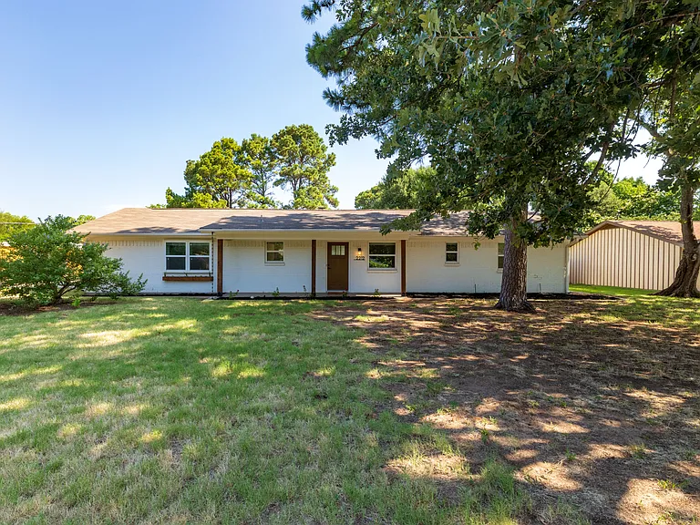 2212 Ridge Ln — Photo 15