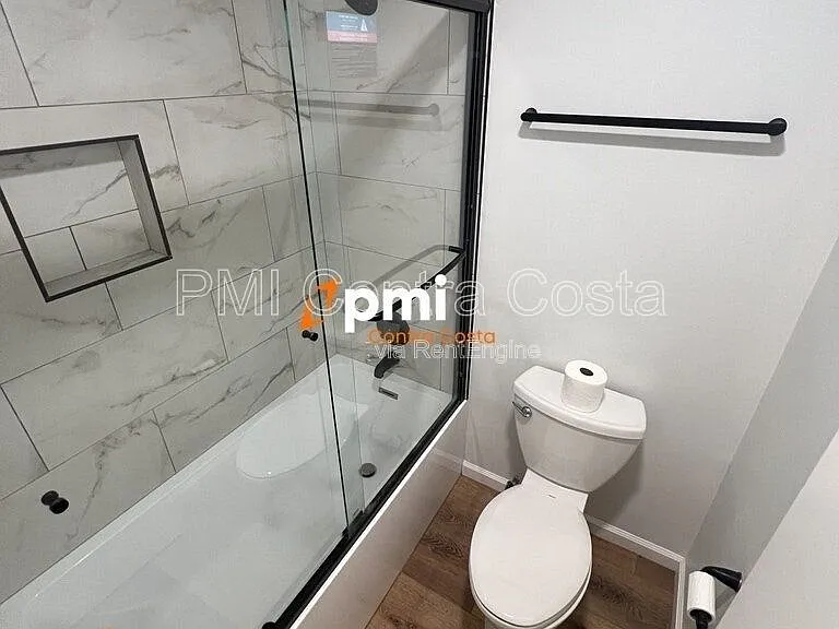 470 N Civic Dr #204 — Photo 14