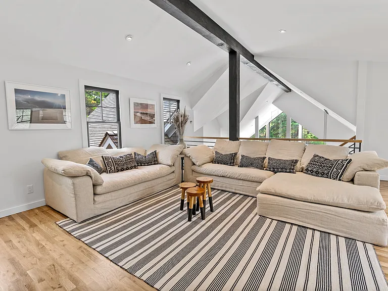 2 Castle Ct — Photo 14