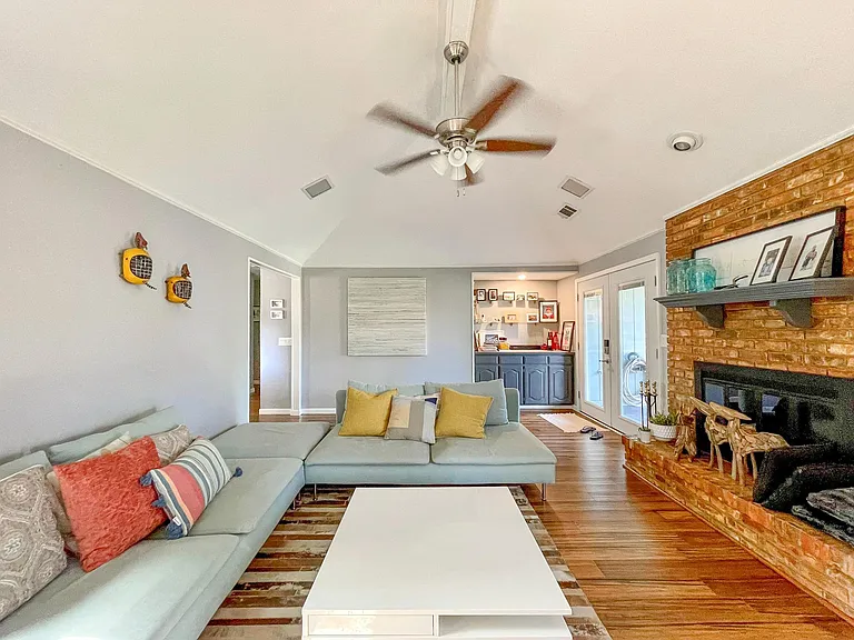 3008 Osceola Dr — Photo 4