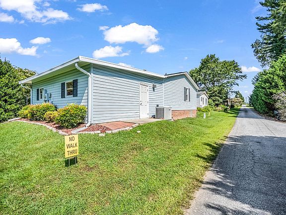 3rd image of 123 Harbor Rd