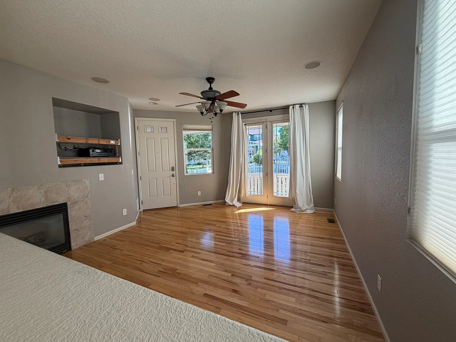 3 bed, 1641 sqft, $3,000 — Photo 3