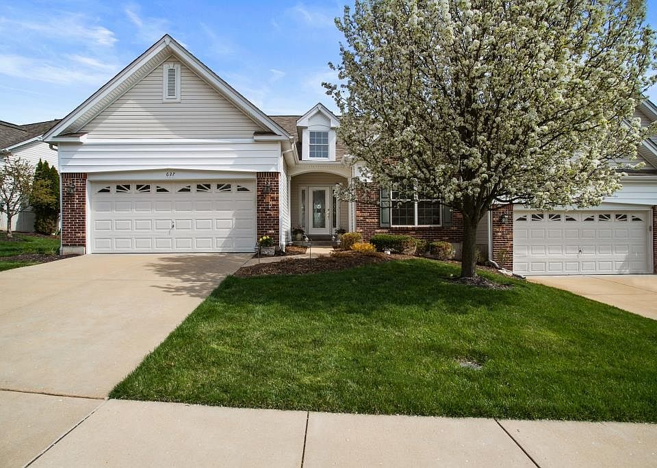 2nd image of 627 Bluffs View Ct