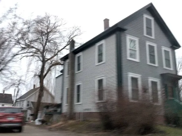 10 Baker St, Dover, NH 03820