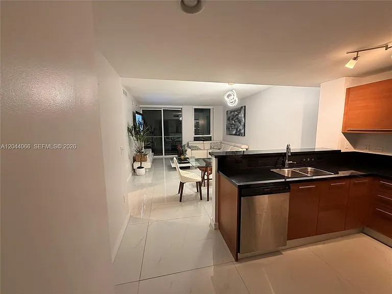 253 NE 2nd St #1204 — Photo 3