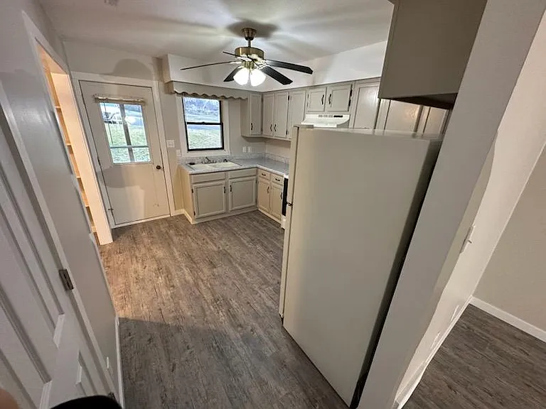 716 E 6th St S #2 — Photo 7