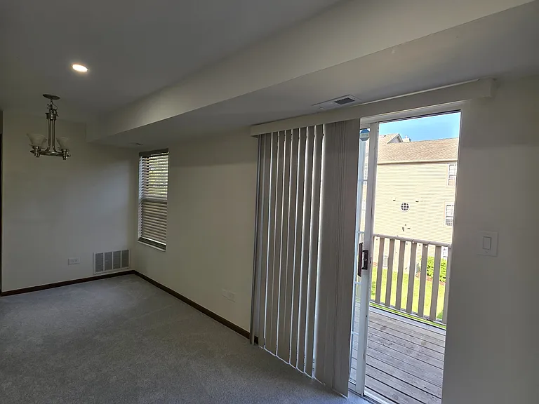 1751 Sleepy Hollow Ct #7 — Photo 4