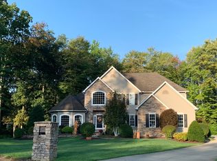 2750 Baywoods Dr, Sharpsville, PA 16150