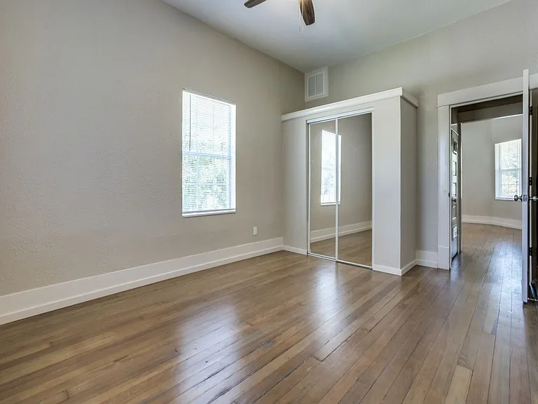 901 W Morton St — Photo 11