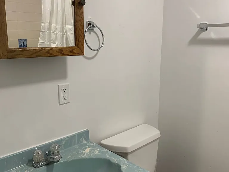 32 N College St #5 — Photo 10