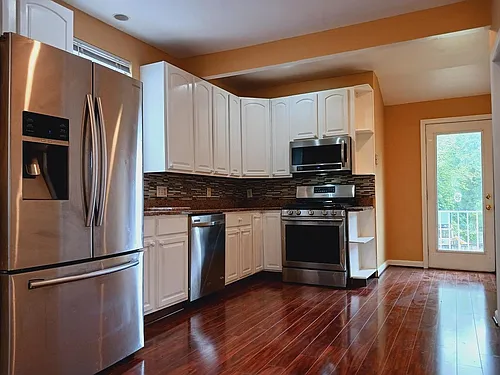 2603 Hamlin St NE Photo 1