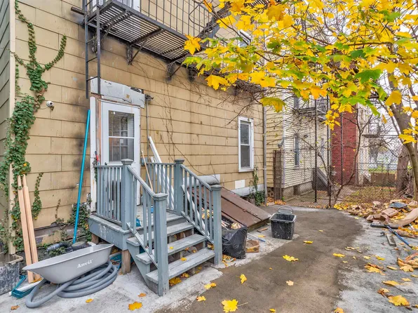 164 Highland Avenue image 2 of 11