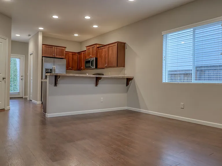 6232 NE Sherborne St — Photo 7