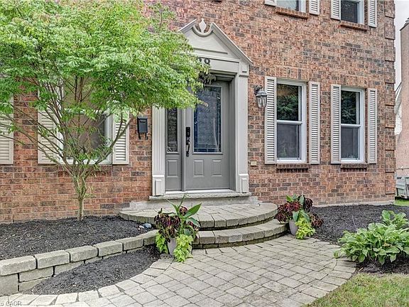 3rd image of 28 Notchwood Ct