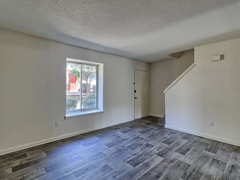 The Farrington — Photo 13