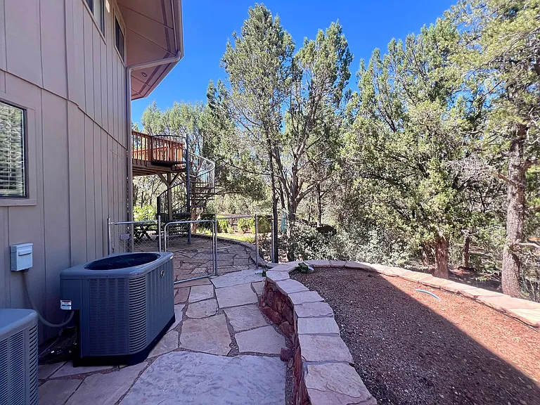 335 Foothills South Dr — Photo 18